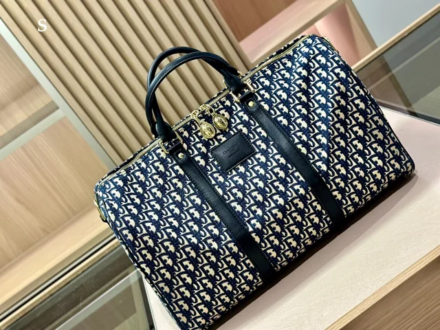 Dior Travel Bags Oblique canvas duffel bag with shoulder strap product detail image 1