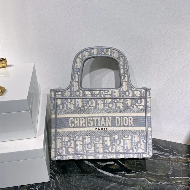 Dior Handbags Embroidered Logo Tote Handbag product detail image 5