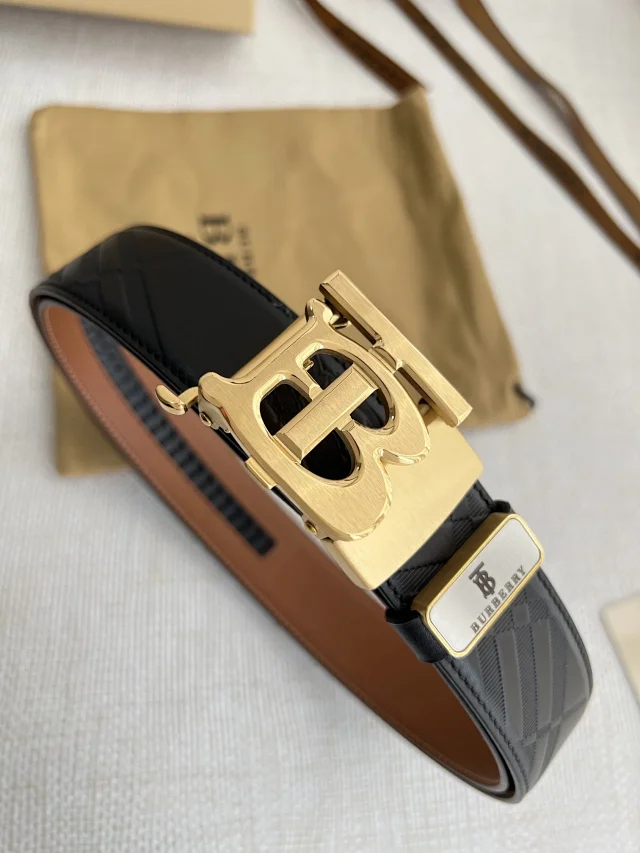 Burberry Belts Reversible leather belt with TB monogram buckle product detail image 4
