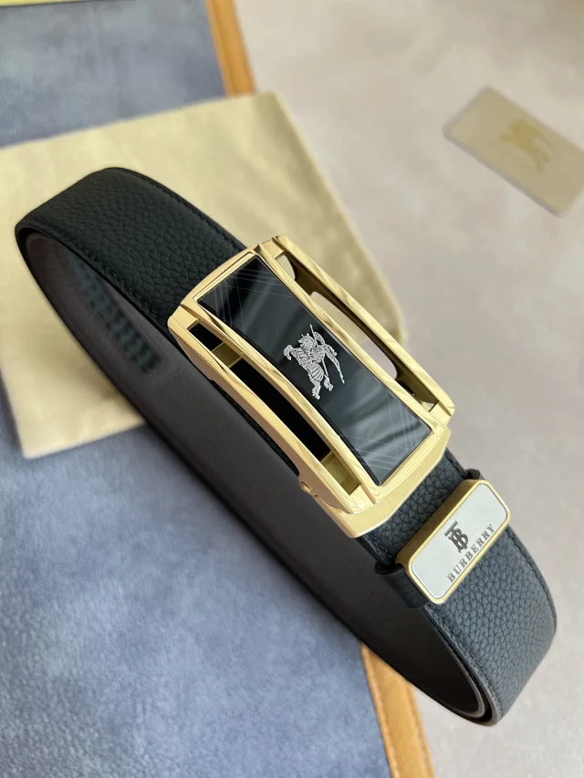 Burberry Belts Reversible leather belt with TB monogram buckle product detail image 8