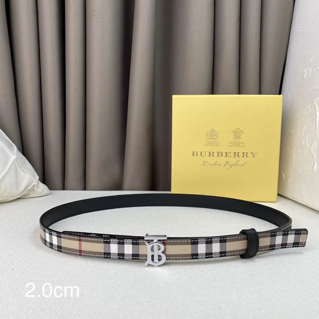 Burberry Belts Reversible leather belt with TB monogram buckle product detail image 15