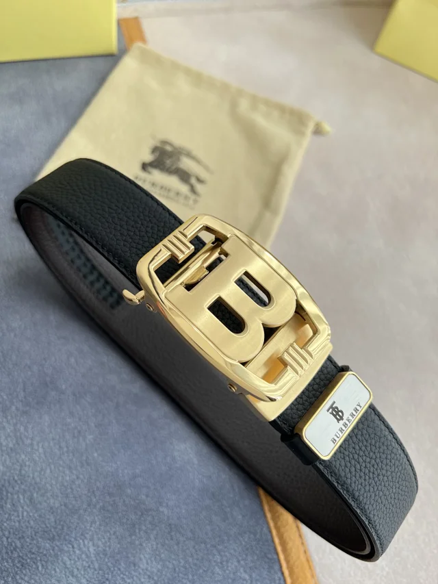 Burberry Belts Reversible leather belt with TB monogram buckle product detail image 2