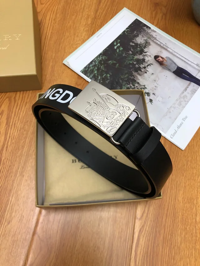 Burberry Belts Logo Buckle Belt product detail image 2