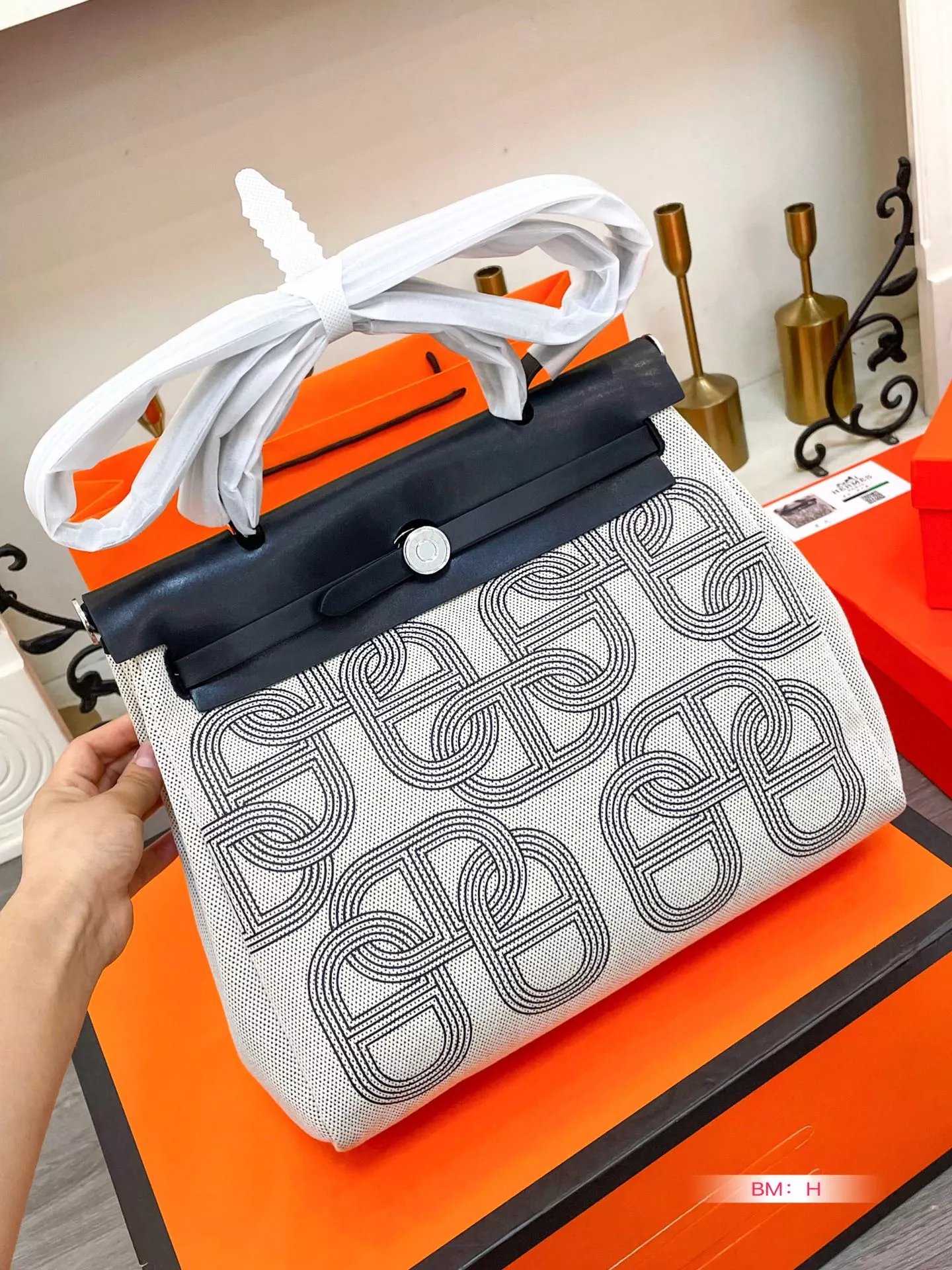 Hermès Picotin Lock Tote Black Leather Handbag with Pink Rodeo Charm and Silk Scarf - 14