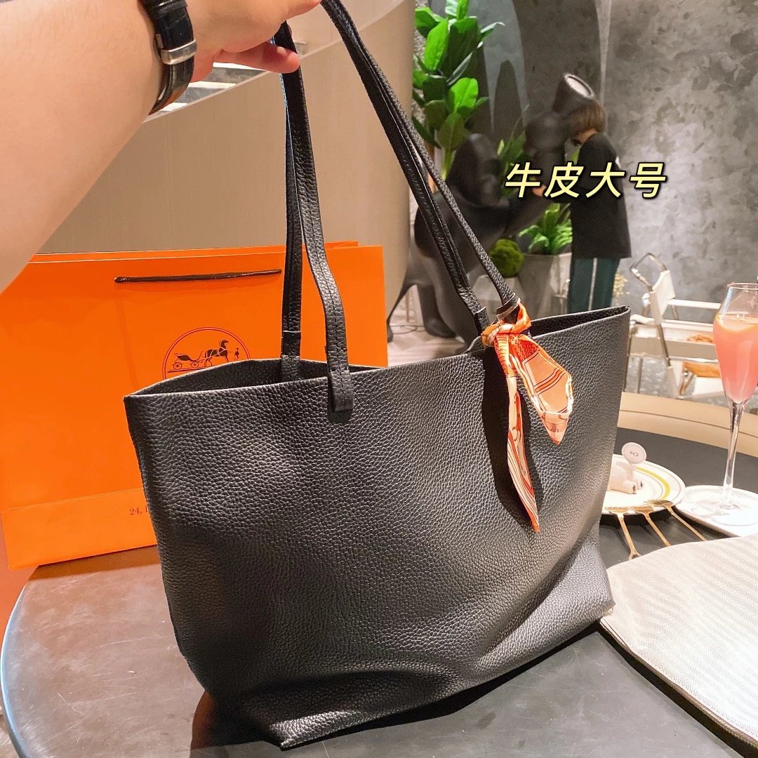 Off-White Diagonal Stripe Canvas Tote Bag White / Black - 3