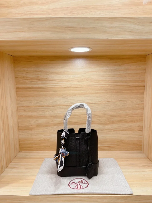 Hermès Handbags Pebbled Leather Tote Bag with Scarf Detail product detail image 9