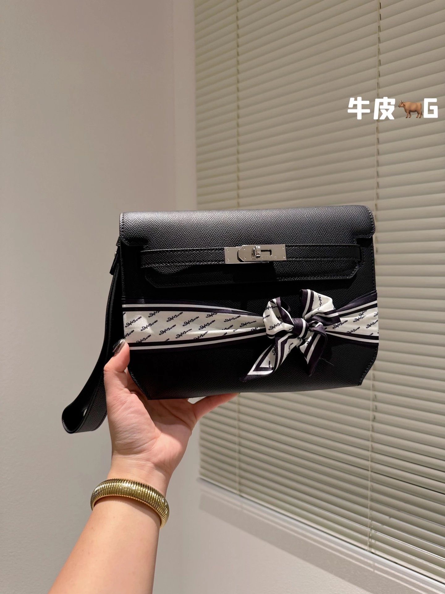 Hermès Kelly Pochette Cognac Epsom Leather with H-Print Silk Scarf Wristlet Clutches - 4