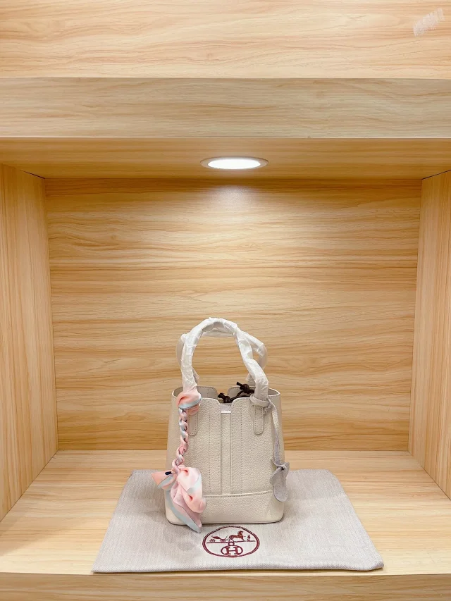 Hermès Handbags Pebbled Leather Tote Bag with Scarf Detail product detail image 12