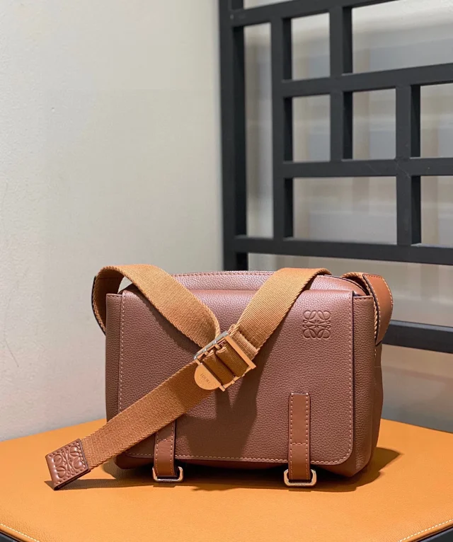 Loewe Crossbody Bags Military Messenger product detail image 8