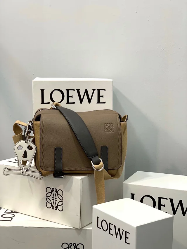 Loewe Crossbody Bags Military Messenger product detail image 11
