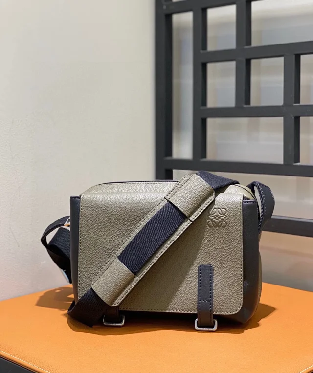 Loewe Crossbody Bags Military Messenger product detail image 9
