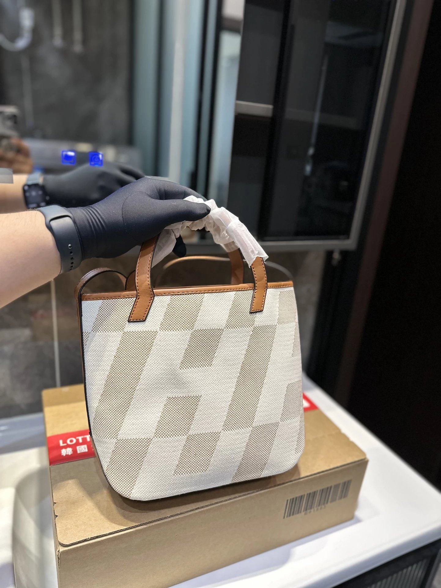 Off-White Diagonal Stripe Canvas Tote Bag White / Black - 11