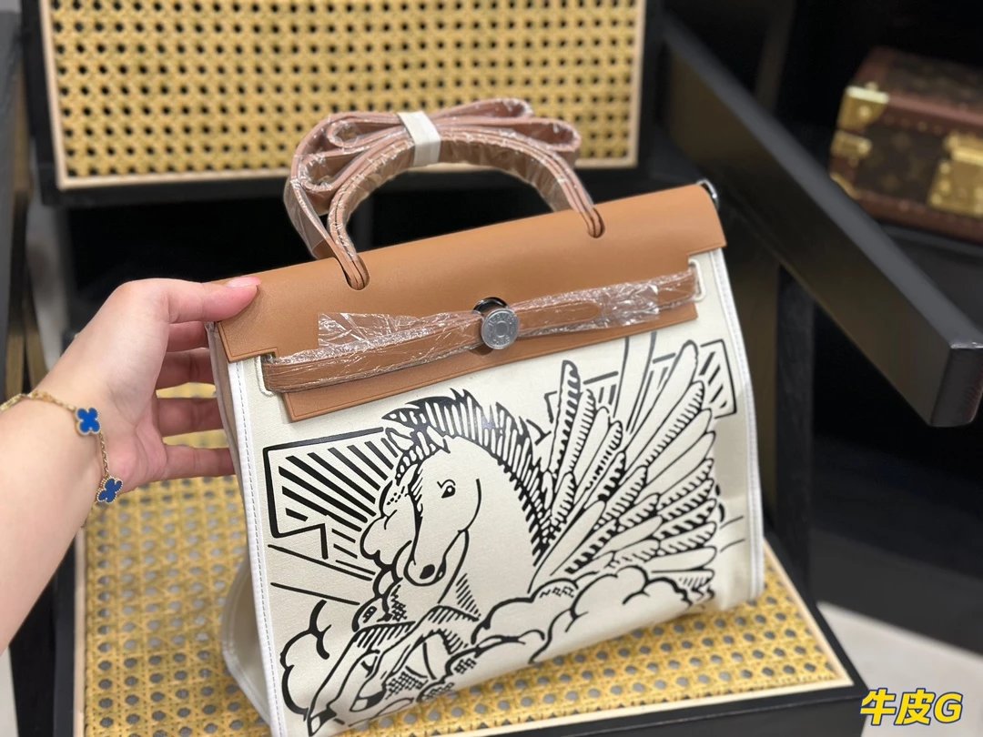 Off-White Diagonal Stripe Canvas Tote Bag White / Black - 8