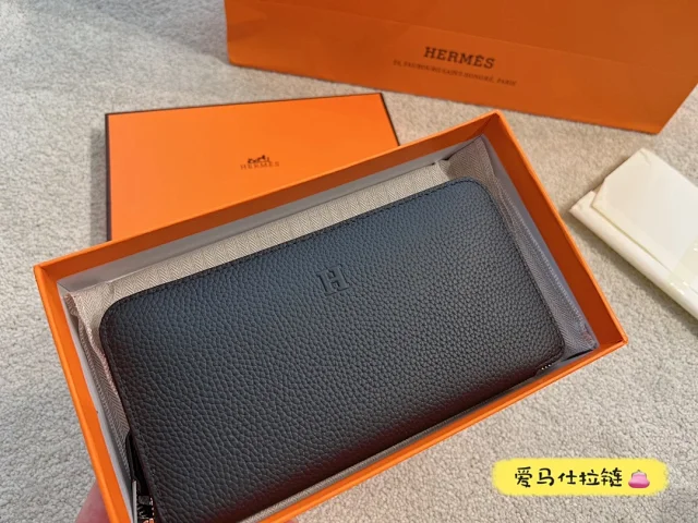 Hermès Wallets & Card Holders Pebbled Leather Zip-Around Wallet with Embossed H product detail image 2