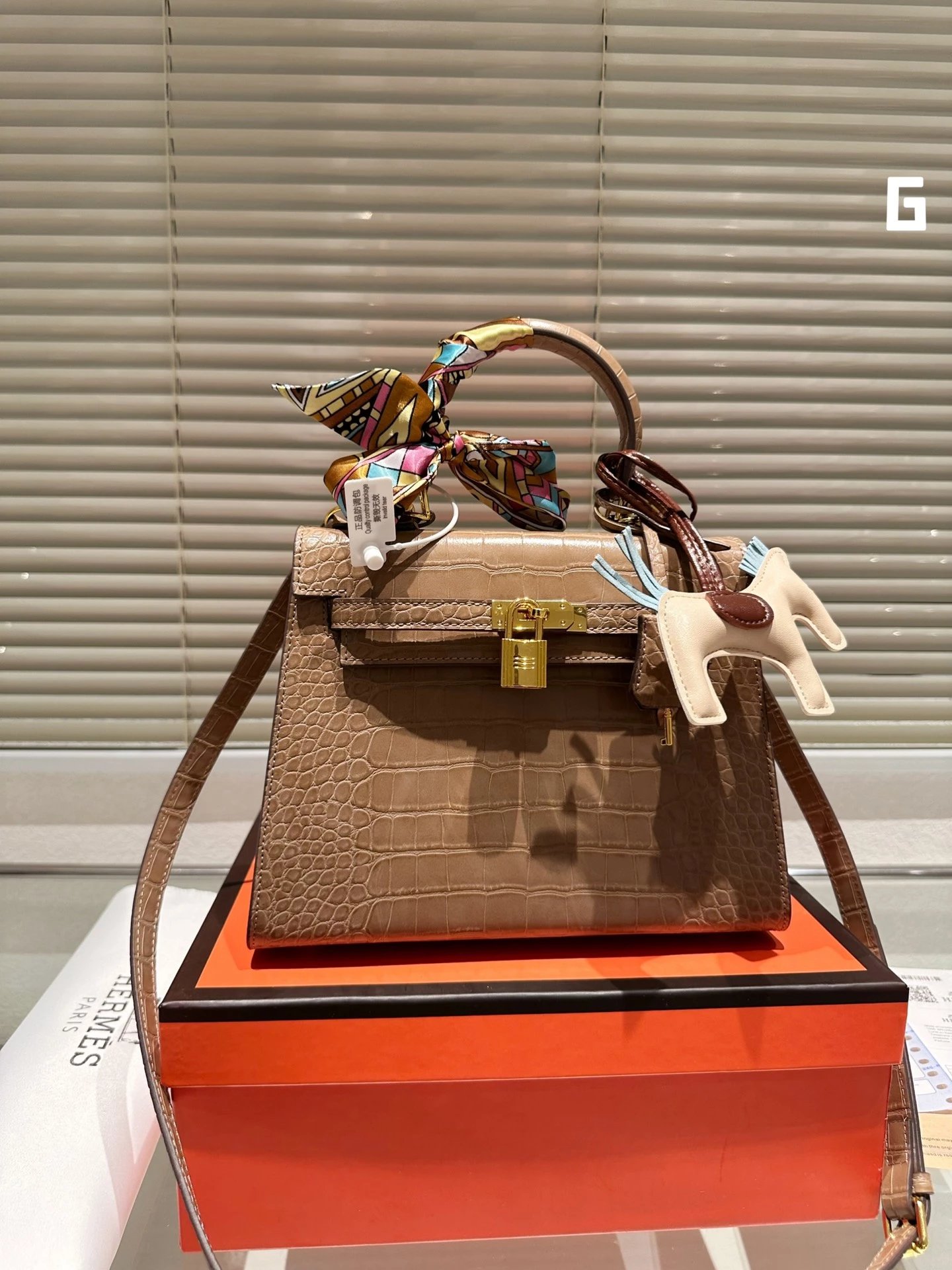 Hermès Picotin Lock Mini Black Togo Leather Bucket Bag with Silk Scarf Charm Handbags - 4