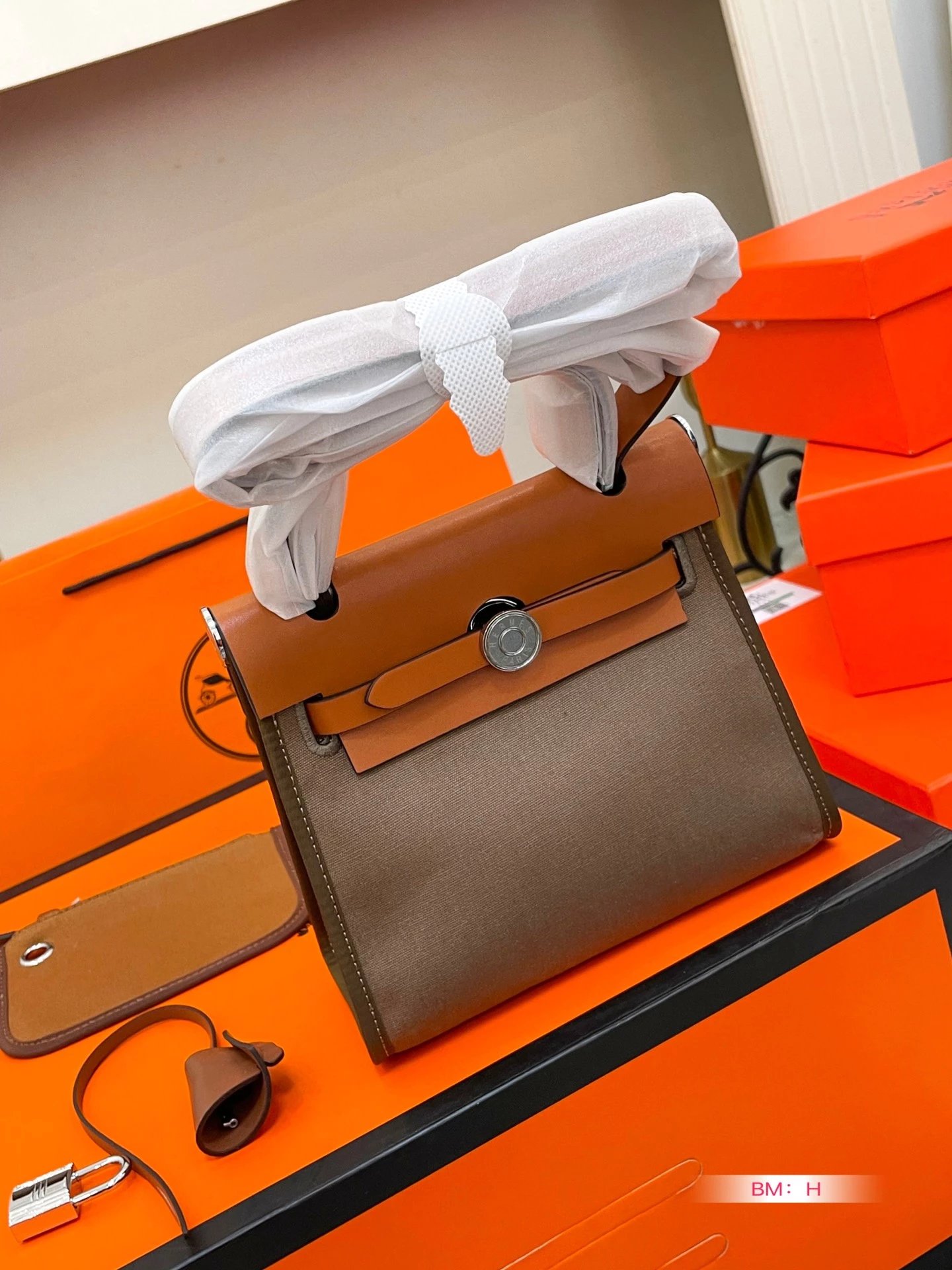 Louis Vuitton Epi Leather Tote Bag with Horse Charm in Tan - 5
