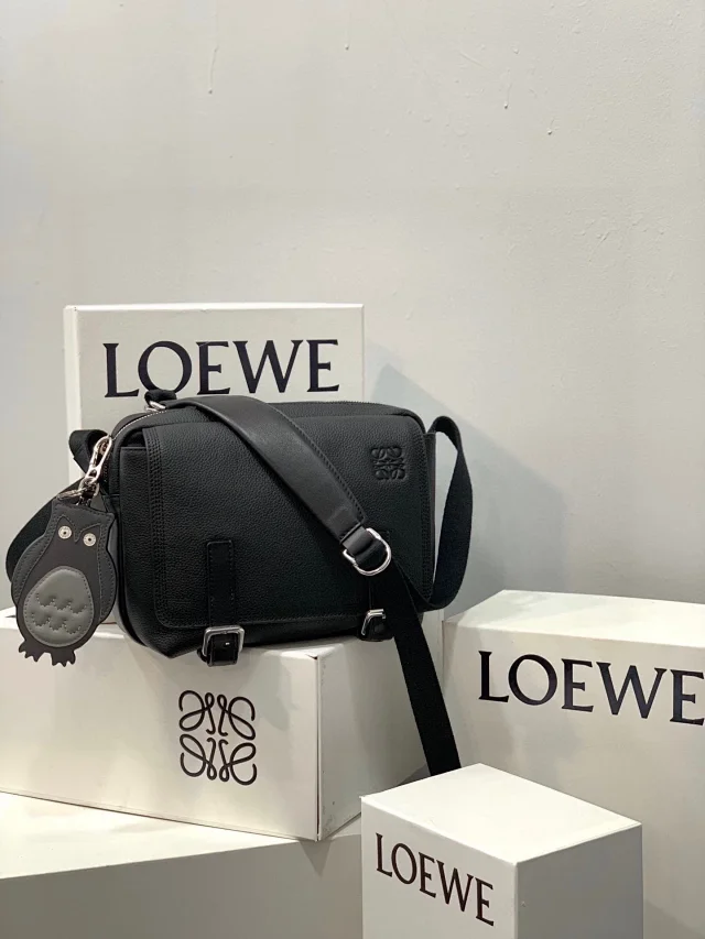 Loewe Crossbody Bags Military Messenger product detail image 12