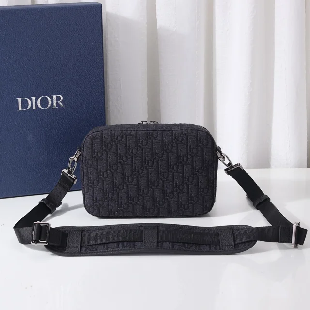 Dior Crossbody Bags Adjustable Strap Bag product detail image 2