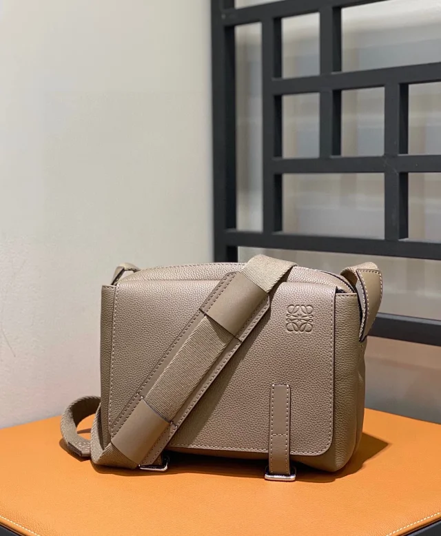 Loewe Crossbody Bags Military Messenger product detail image 6