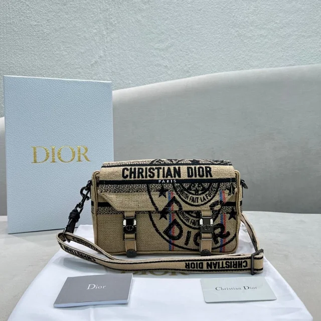 Dior Crossbody Bags Logo-Print Bag product detail image 2