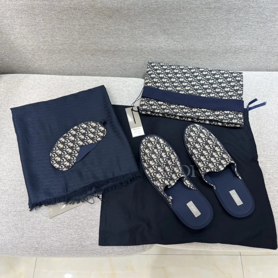 Dior Caro Clutch Black Quilted Leather Wristlet Clutches - 15
