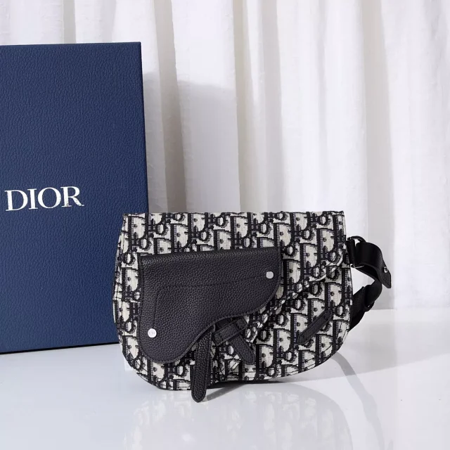 Dior Crossbody Bags Adjustable-strap flap bag product detail image 4