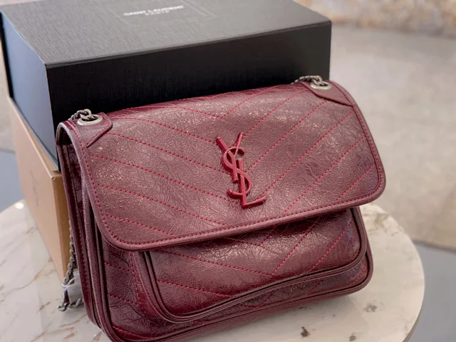 Saint Laurent Shoulder Bags Quilted chain-strap flap product detail image 1