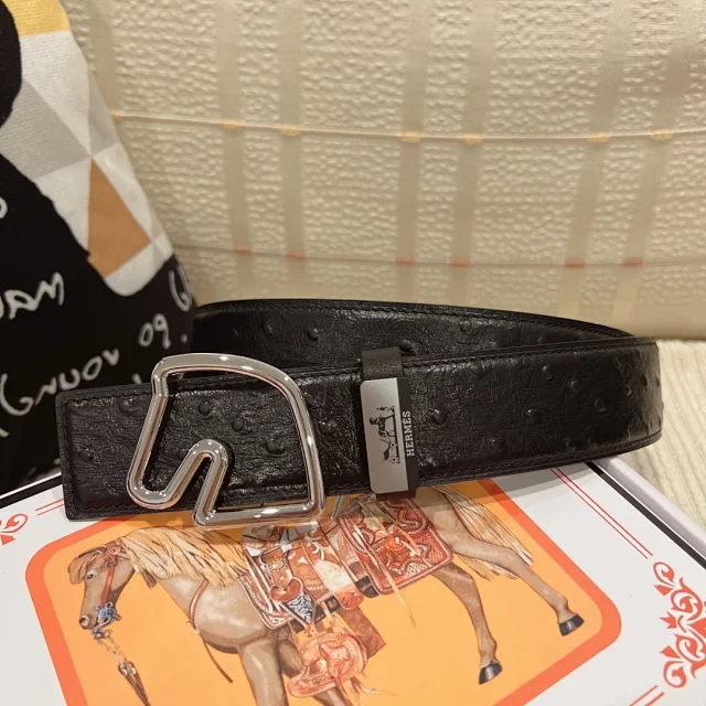 Hermès Belts Reversible leather belt with interchangeable buckle product detail image 14