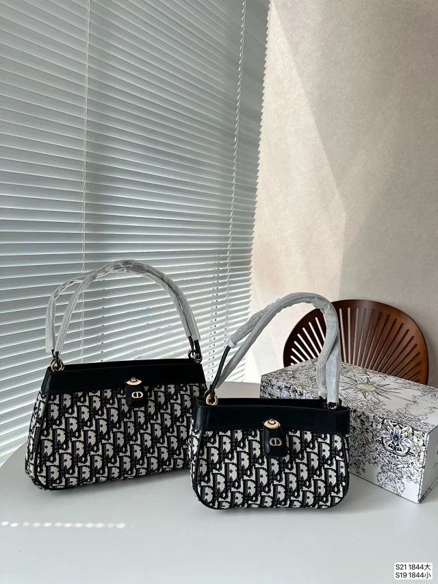 Dior Handbags Top-Handle Handbag product detail image 6