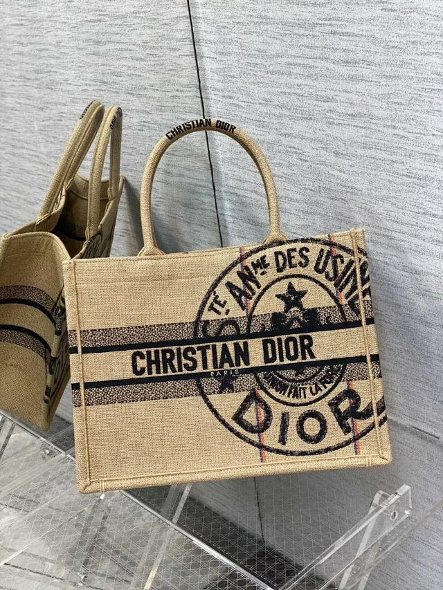 Dior Crossbody Bags Adjustable-strap flap bag product detail image 12