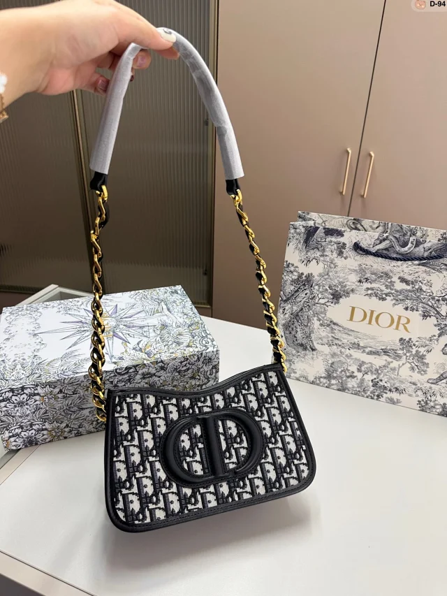 Dior Shoulder Bags Curved Top-Handle Bag product detail image 2