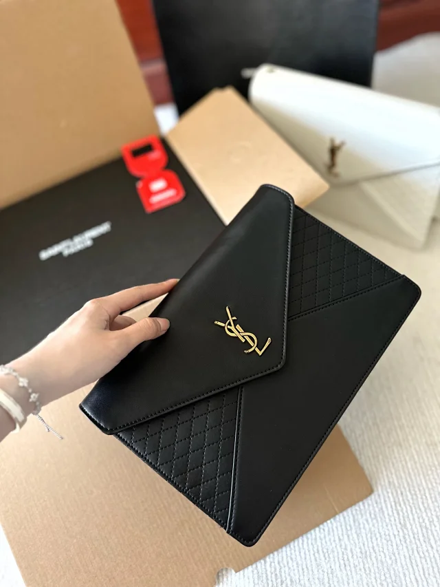 Saint Laurent Shoulder Bags Quilted chain-strap flap product detail image 12