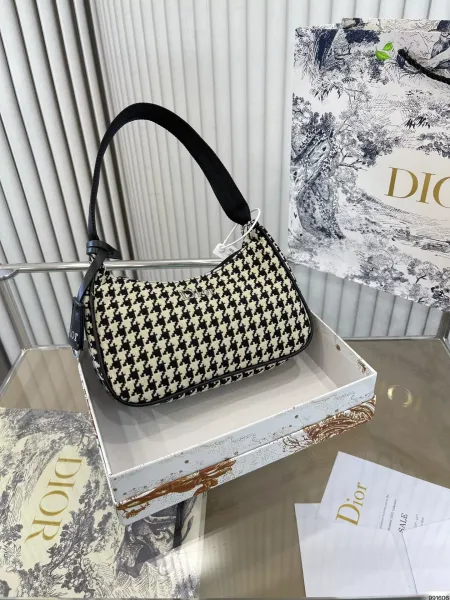Dior Saddle Bag Tan Quilted Leather with Oblique Logo Crossbody Bag - 6