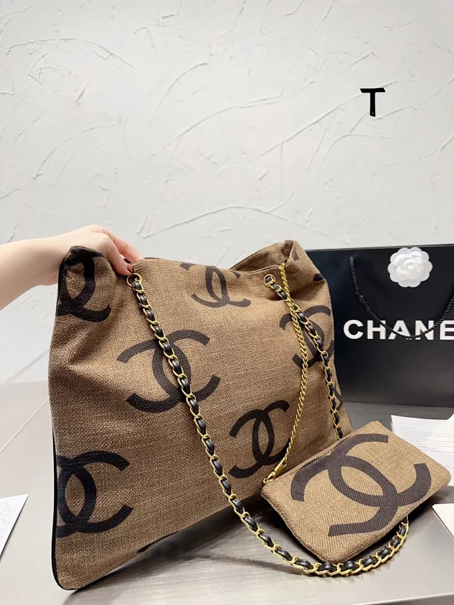 Chanel Shoulder Bags Chain-Strap Logo Print Tote Bag product detail image 3