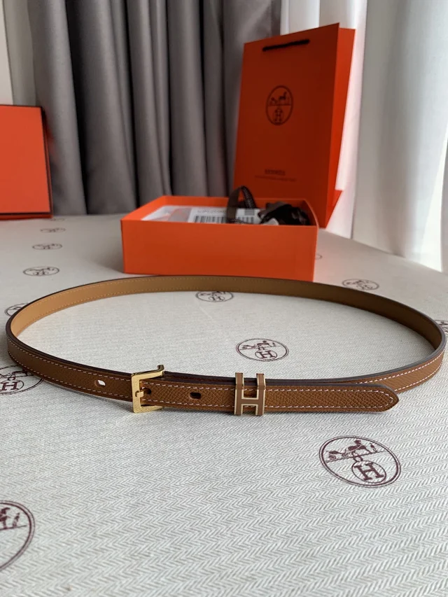 Hermès Belts Reversible H Buckle Belt product detail image 9