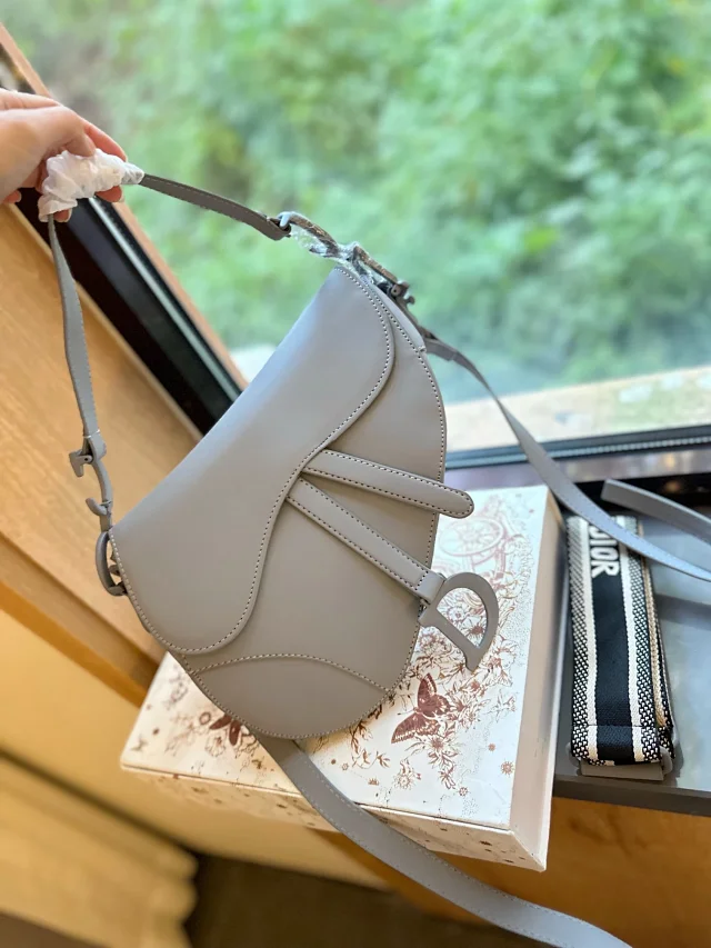 Dior Crossbody Bags Saddle Bag product detail image 2