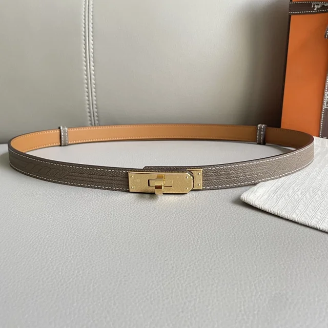 Hermès Belts Reversible leather belt with interchangeable buckle product detail image 9