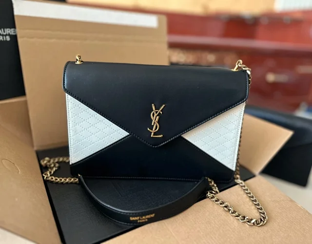 Saint Laurent Shoulder Bags Quilted chain-strap flap product detail image 9