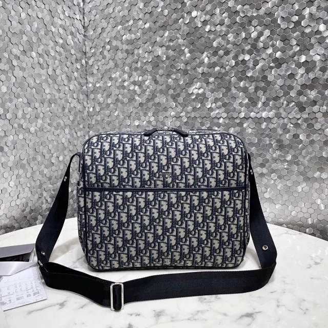 Dior Crossbody Bags Adjustable Strap Bag product detail image 1