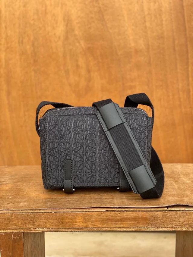Loewe Crossbody Bags Military Messenger product detail image 5