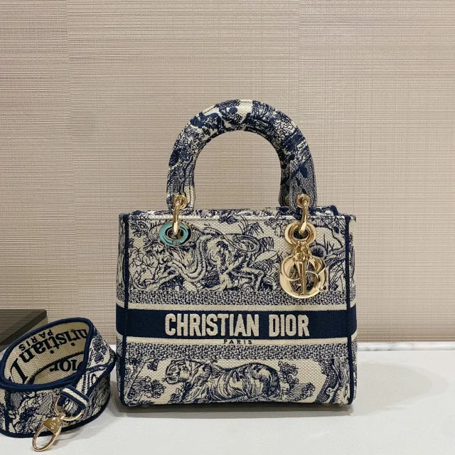 Dior Crossbody Bags Adjustable Strap Bag product detail image 7