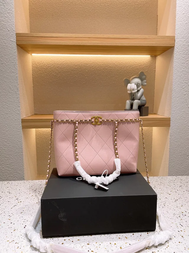 Chanel Shoulder Bags Quilted chain-strap product detail image 5