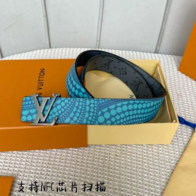Louis Vuitton Belts LV Initials Buckle, Textured Leather product detail image 12