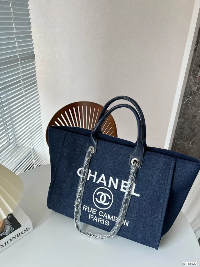 Chanel Handbags Canvas Tote with Chain Handles product detail image 4