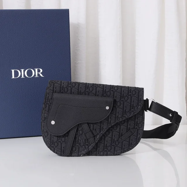 Dior Crossbody Bags Adjustable-strap flap bag product detail image 3