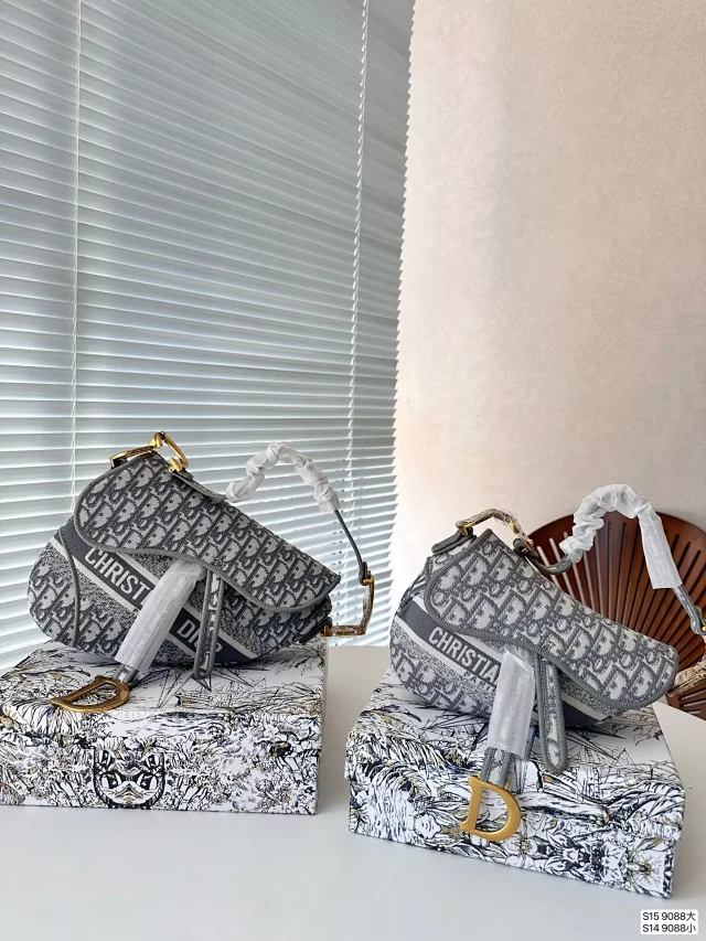 Dior Crossbody Bags Saddle Bag product detail image 6