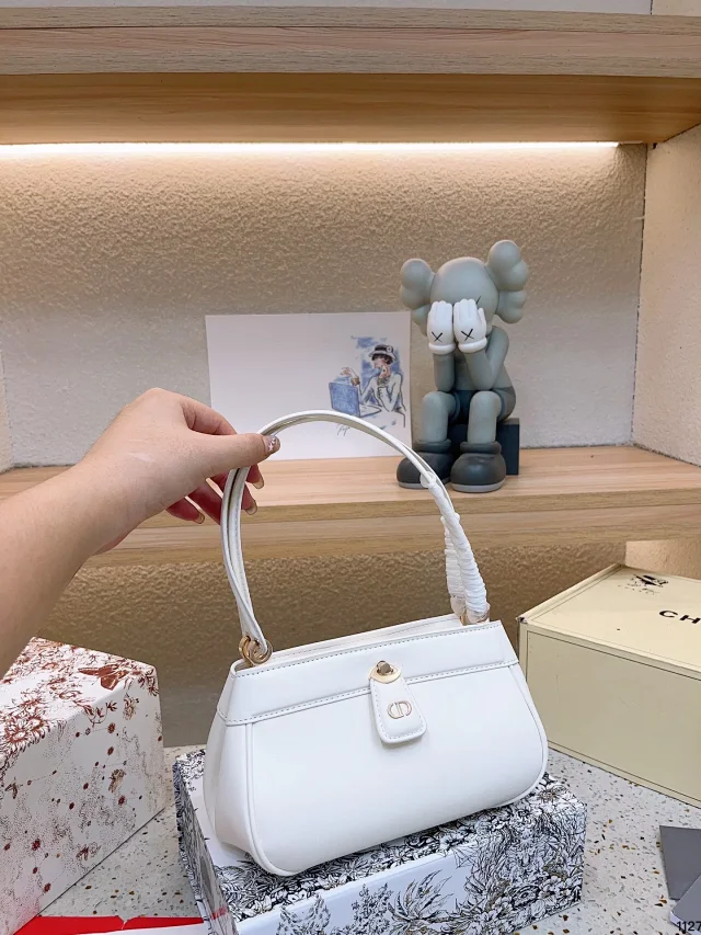 Dior Shoulder Bags Curved Top-Handle Bag product detail image 4