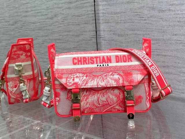 Dior Crossbody Bags Logo-Print Bag product detail image 5