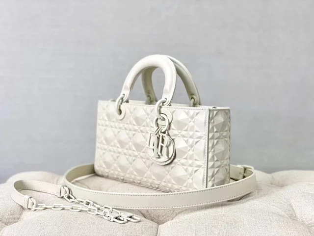 Dior Crossbody Bags Logo-Print Bag product detail image 9