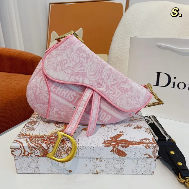 Dior Crossbody Bags Saddle Bag product detail image 11